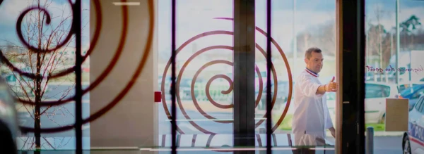 Patissier-yann-brys-patisserie-tourbillon-bg